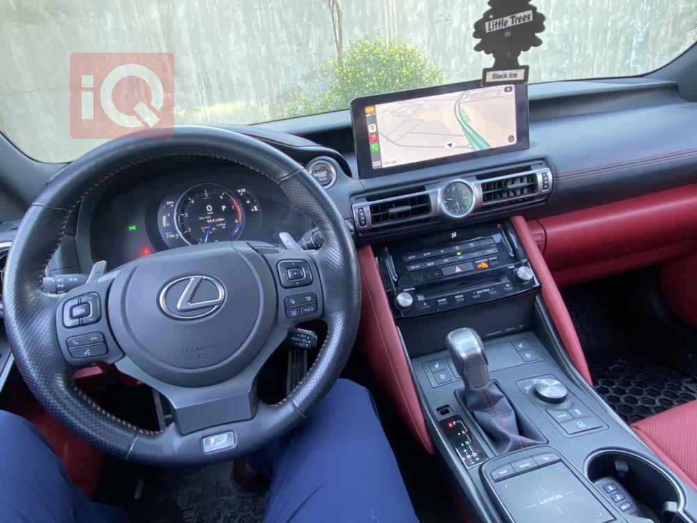 Lexus IS